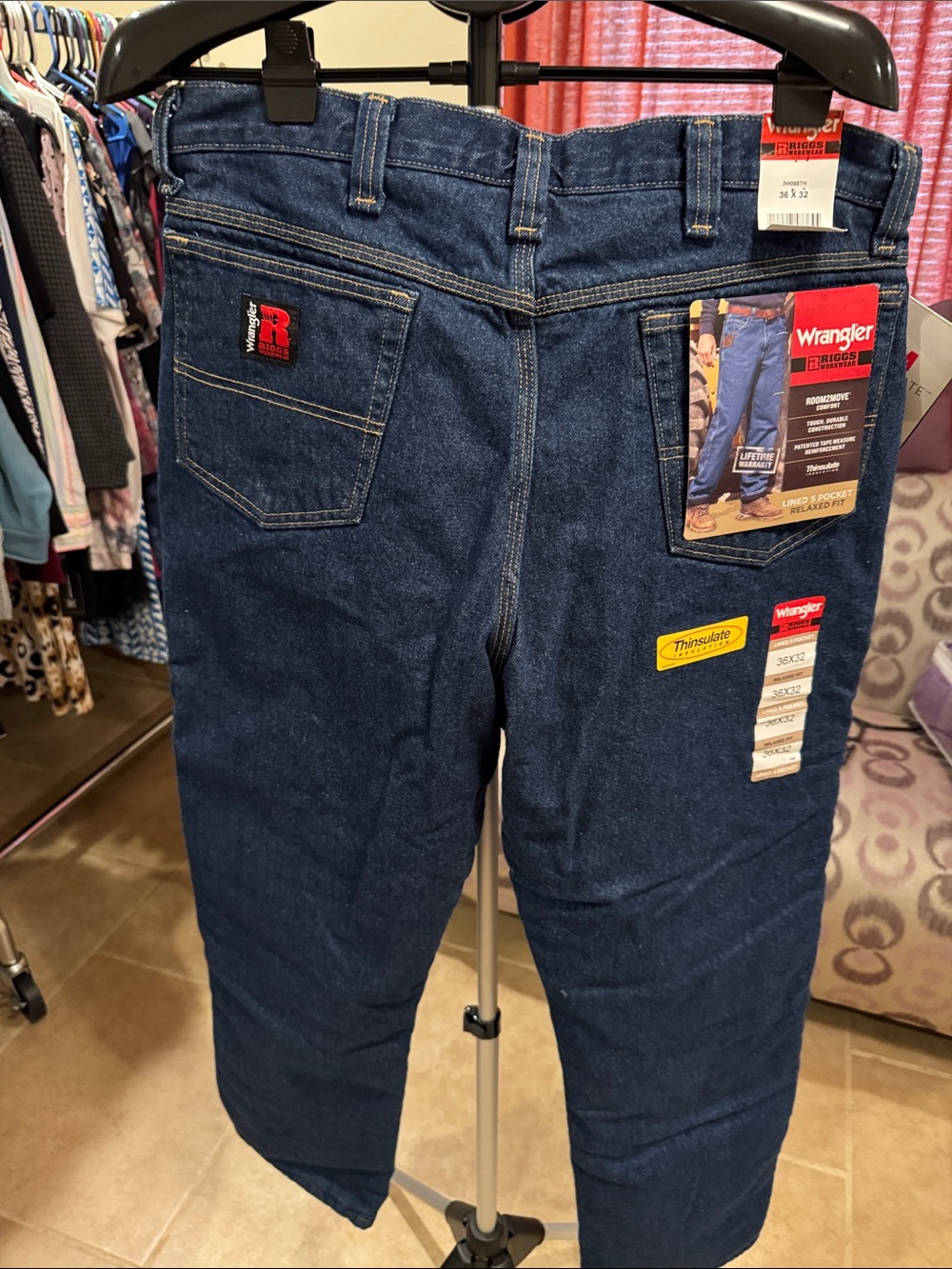 Wrangler Insulated Men's Relaxed Jeans in Dark Blue Denim